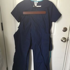 Scrub set